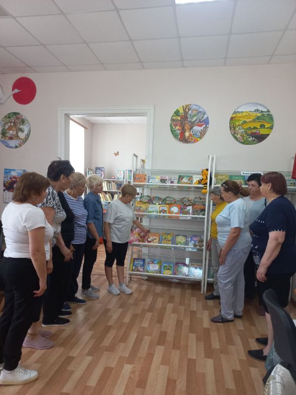 В рамках партийного проекта #КультураМалойРодины 24.05.2025г. в МБУ "Новотроицкий ДК "Горняк" прошла беседа «Мир письменности», посвященная Дню славянской письменности и культуры В рамках партийного проекта #КультураМалойРодины 24.05.2025г. в МБУ "Новотроицкий ДК "Горняк" прошла беседа «Мир письменности», посвященная Дню славянской письменности и культуры