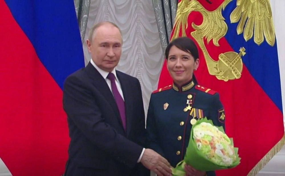 Женщина стала Героем России за участие в СВО Женщина стала Героем России за участие в СВО