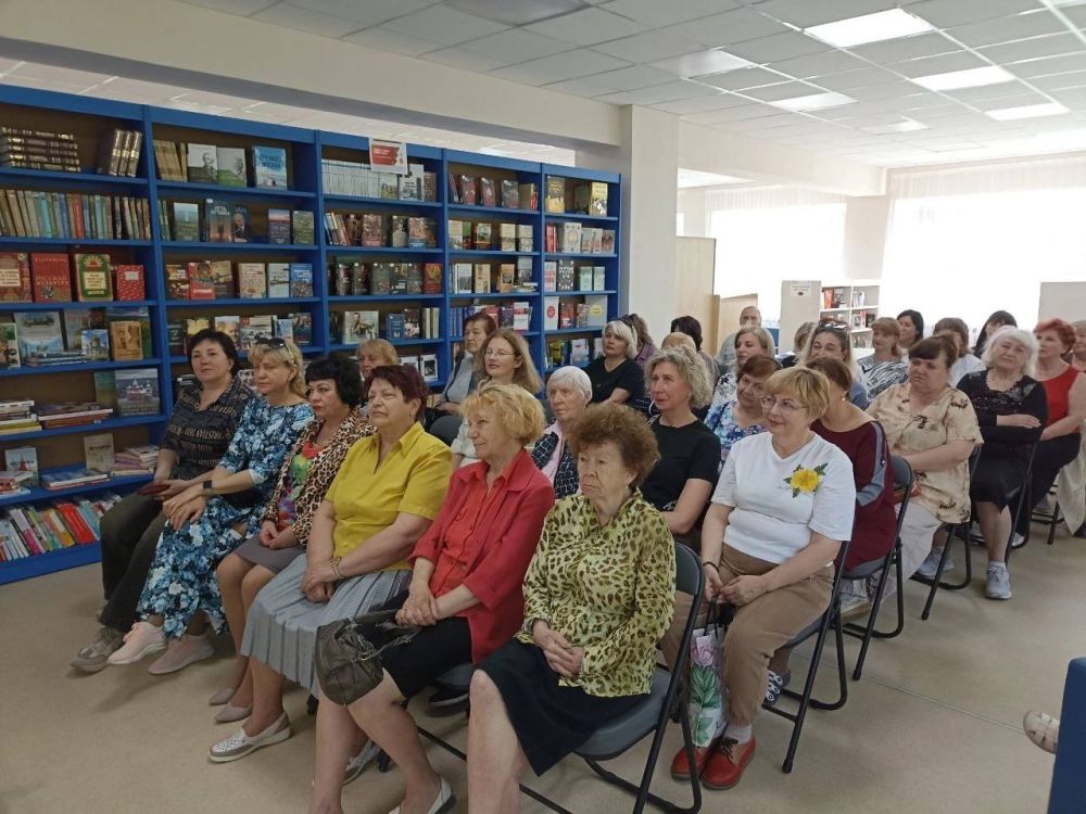 В рамках спортивного форума «Сила России» 24 мая в Харцызской центральной модельной библиотеке прошёл оздоровительный урок «Здоровый образ жизни 60+» В рамках спортивного форума «Сила России» 24 мая в Харцызской центральной модельной библиотеке прошёл оздоровительный урок «Здоровый образ жизни 60+»