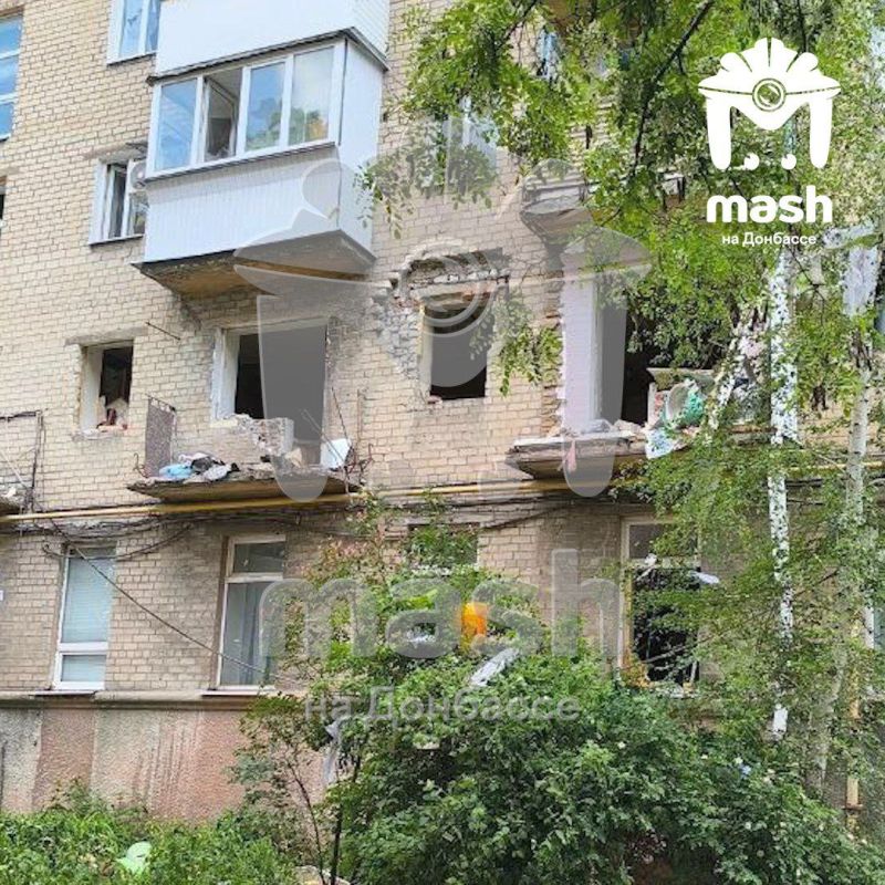 Взрыв прогремел в многоэтажном доме в Донецке Взрыв прогремел в многоэтажном доме в Донецке