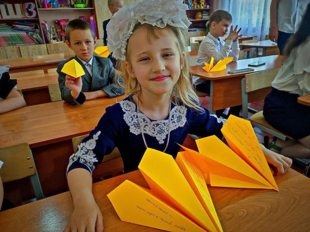 Выпускники Снежного приняли участие в ежегодной акции Выпускники Снежного приняли участие в ежегодной акции