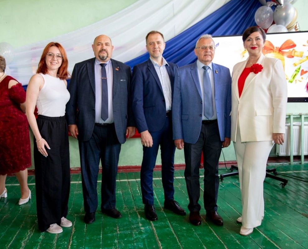 Альбина Афенченко: Уважаемые коллеги, ученики, учителя и родители! Альбина Афенченко: Уважаемые коллеги, ученики, учителя и родители!