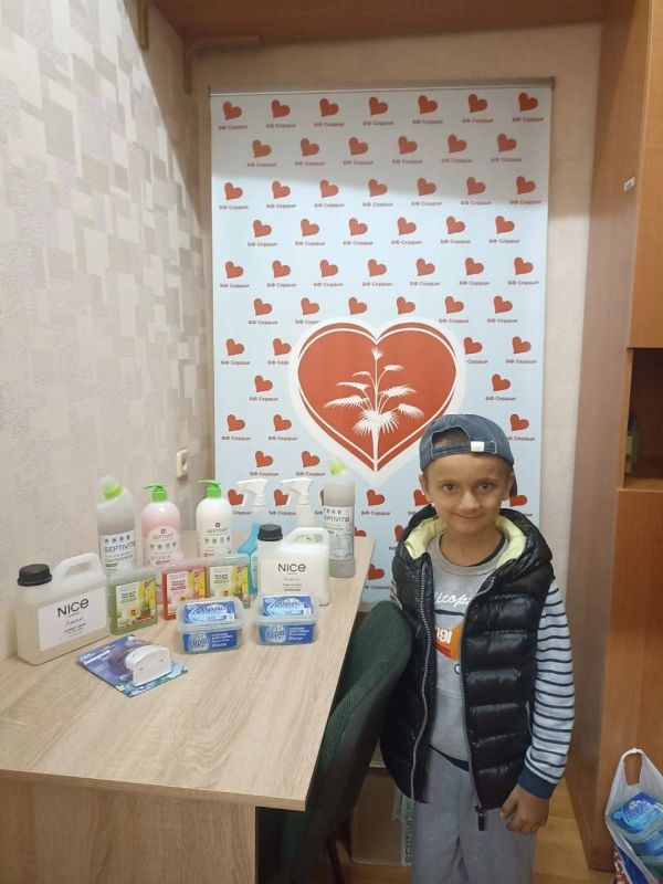 "...Когда человек протягивает руку, чтобы помочь другому, он прикасается к лику Божества" Уолт Уитмен "...Когда человек протягивает руку, чтобы помочь другому, он прикасается к лику Божества" Уолт Уитмен