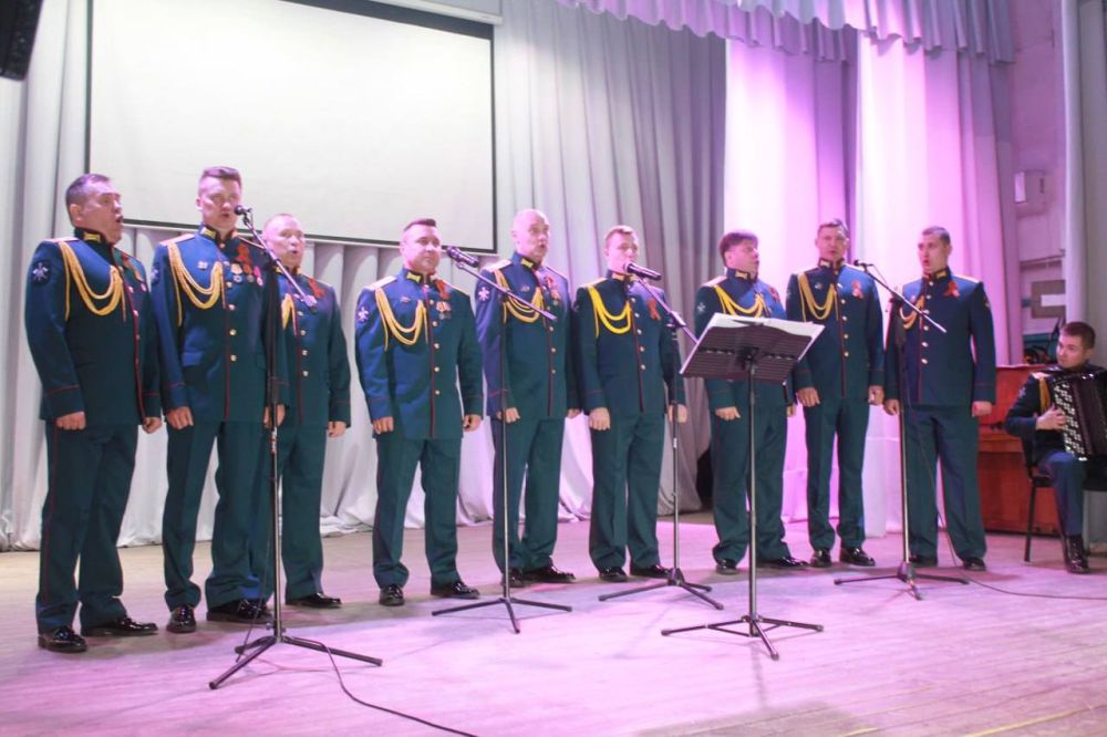И снова у нас в гостях солисты ансамбля инженерных войск Вооружённых Сил Российской Федерации И снова у нас в гостях солисты ансамбля инженерных войск Вооружённых Сил Российской Федерации