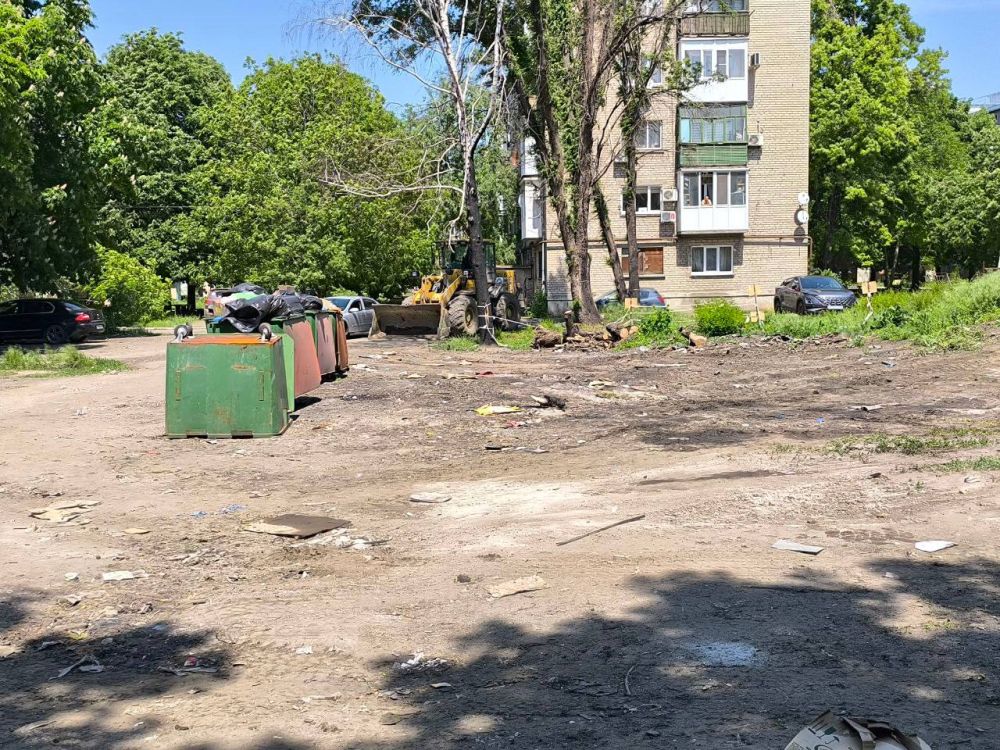 Денис Зубов: Администрацией городского округа Иловайск совместно с шеф-регионом Нижегородской области произведены работы по уборке несанкционированной стихийной свалки за Первым Республиканским супермаркетом Денис Зубов: Администрацией городского округа Иловайск совместно с шеф-регионом Нижегородской области произведены работы по уборке несанкционированной стихийной свалки за Первым Республиканским супермаркетом
