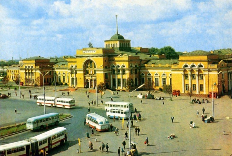 Алексей Кулемзин: Ровно 80 лет назад, 23 мая 1945 года, в Сталино стартовало строительство железнодорожного вокзала Алексей Кулемзин: Ровно 80 лет назад, 23 мая 1945 года, в Сталино стартовало строительство железнодорожного вокзала