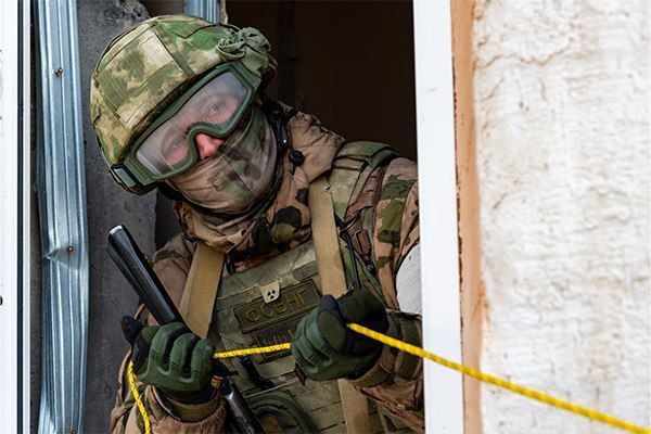 На страже мирной жизни. Росгвардия продолжает обеспечивать безопасность граждан в новых регионах России На страже мирной жизни. Росгвардия продолжает обеспечивать безопасность граждан в новых регионах России