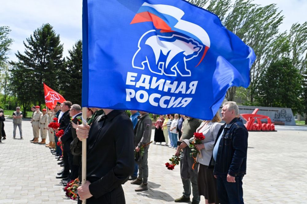 В Ясиноватой состоялось открытие памятника Герою Донецкой Народной Республики, командиру отдельного гвардейского разведывательного батальона «Спарта» Владимиру Артемовичу Жоге В Ясиноватой состоялось открытие памятника Герою Донецкой Народной Республики, командиру отдельного гвардейского разведывательного батальона «Спарта» Владимиру Артемовичу Жоге