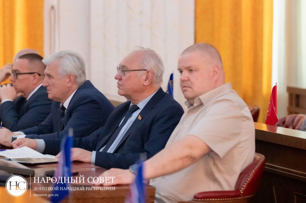Сенатор Российской Федерации – представитель от законодательного (представительного) органа государственной власти Донецкой Народной Республики Александр Волошин выступил в Народном Совете с отчетом о деятельности за 2024 год Сенатор Российской Федерации – представитель от законодательного (представительного) органа государственной власти Донецкой Народной Республики Александр Волошин выступил в Народном Совете с отчетом о деятельности за 2024 год