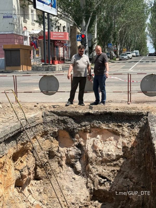 АЛЕКСЕЙ ВАРЫПАЕВ ПРОИНСПЕКТИРОВАЛ ХОД ЗАВЕРШЕНИЯ РАБОТ ПО ЗАМЕНЕ УЧАСТКА ТРУБОПРОВОДА ПО ПР.ГУРОВА В ДОНЕЦКЕ АЛЕКСЕЙ ВАРЫПАЕВ ПРОИНСПЕКТИРОВАЛ ХОД ЗАВЕРШЕНИЯ РАБОТ ПО ЗАМЕНЕ УЧАСТКА ТРУБОПРОВОДА ПО ПР.ГУРОВА В ДОНЕЦКЕ