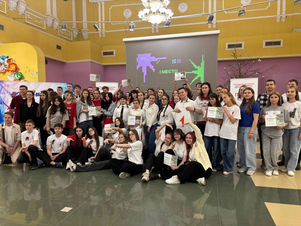 Ура, команда «МедиаЧудо»!. С гордостью сообщаем, что мы заняли почётное третье место в региональном очном этапе конкурса «МедиаПритяжение»! Наши ребята вложили душу и креатив в презентацию результатов информационной... Ура, команда «МедиаЧудо»!. С гордостью сообщаем, что мы заняли почётное третье место в региональном очном этапе конкурса «МедиаПритяжение»! Наши ребята вложили душу и креатив в презентацию результатов информационной...