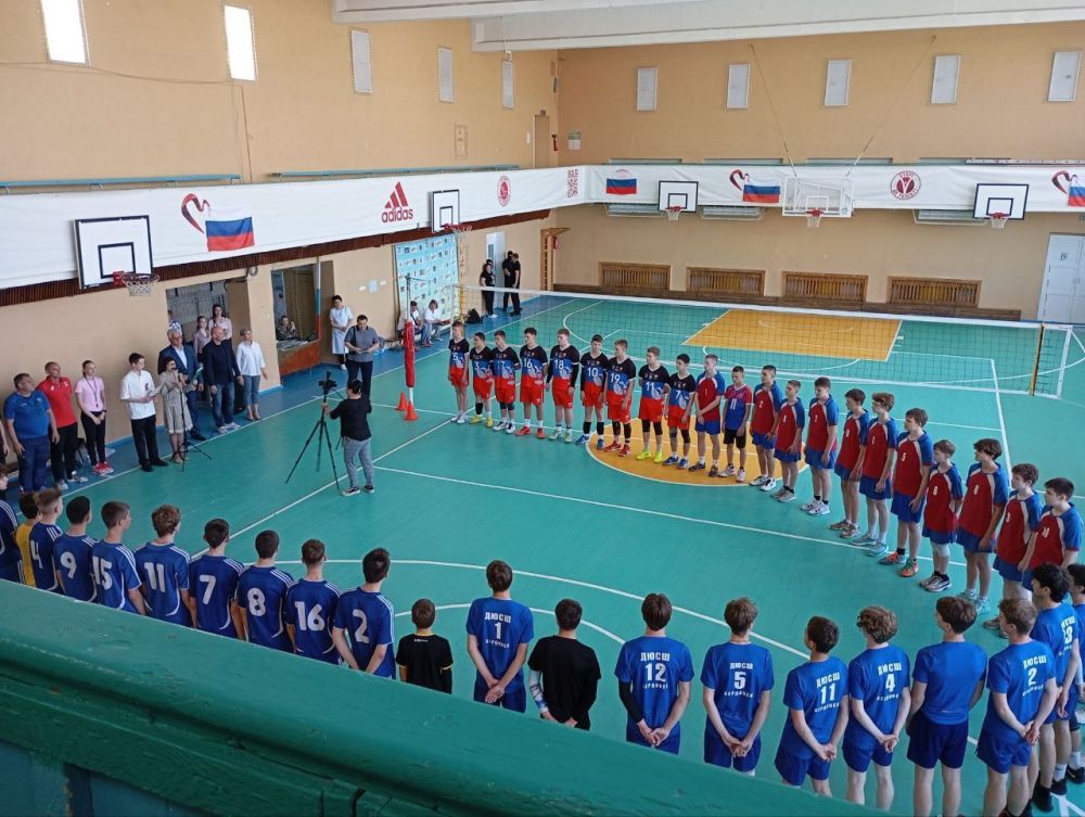 Юные волейболисты Снежного поучаствовали в турнире «Кубок Победы» Юные волейболисты Снежного поучаствовали в турнире «Кубок Победы»