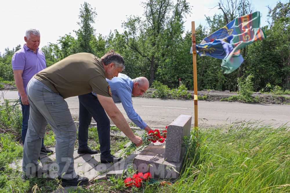 Автоматы, ножи, КАМАЗы: ветераны "Востока" вспоминают бои за донецкий аэропорт Автоматы, ножи, КАМАЗы: ветераны "Востока" вспоминают бои за донецкий аэропорт