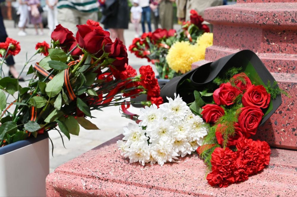 В Ясиноватой состоялось открытие памятника Герою Донецкой Народной Республики, командиру отдельного гвардейского разведывательного батальона «Спарта» Владимиру Артемовичу Жоге В Ясиноватой состоялось открытие памятника Герою Донецкой Народной Республики, командиру отдельного гвардейского разведывательного батальона «Спарта» Владимиру Артемовичу Жоге