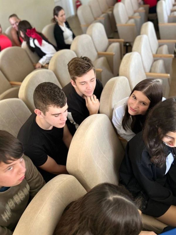 Завершился Чемпионат по брейн-рингу среди обучающихся школ Мангушского муниципального округа Завершился Чемпионат по брейн-рингу среди обучающихся школ Мангушского муниципального округа