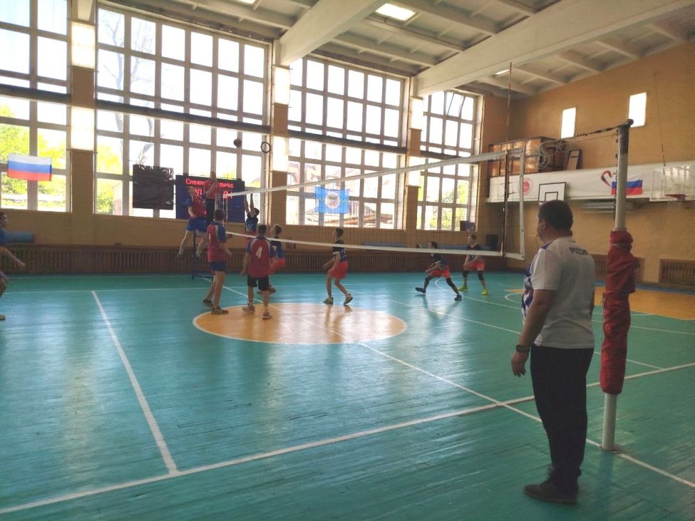 Юные волейболисты Снежного поучаствовали в турнире «Кубок Победы» Юные волейболисты Снежного поучаствовали в турнире «Кубок Победы»