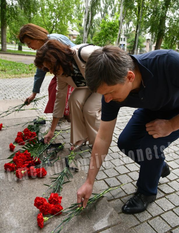 Алексей Кулемзин: 11 лет назад Донецк впервые подвергся обстрелам укрофашистов, разделив жизнь на “до” и “после” Алексей Кулемзин: 11 лет назад Донецк впервые подвергся обстрелам укрофашистов, разделив жизнь на “до” и “после”