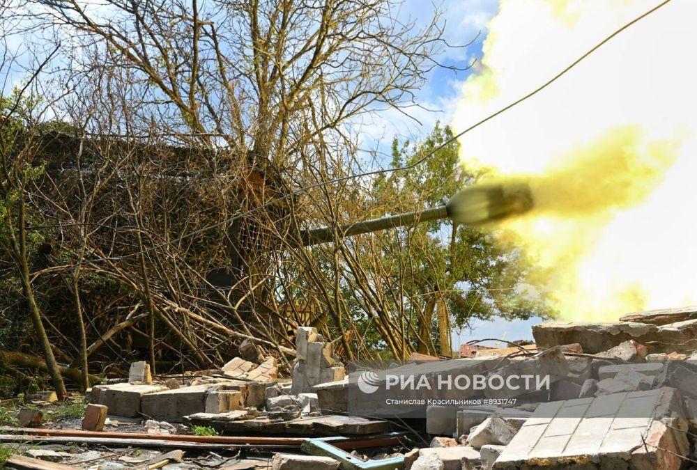Боевая работа танка Т-80БВМ группировки войск «Центр» с закрытых огневых позиций на Покровском (Красноармейском) направлении Боевая работа танка Т-80БВМ группировки войск «Центр» с закрытых огневых позиций на Покровском (Красноармейском) направлении