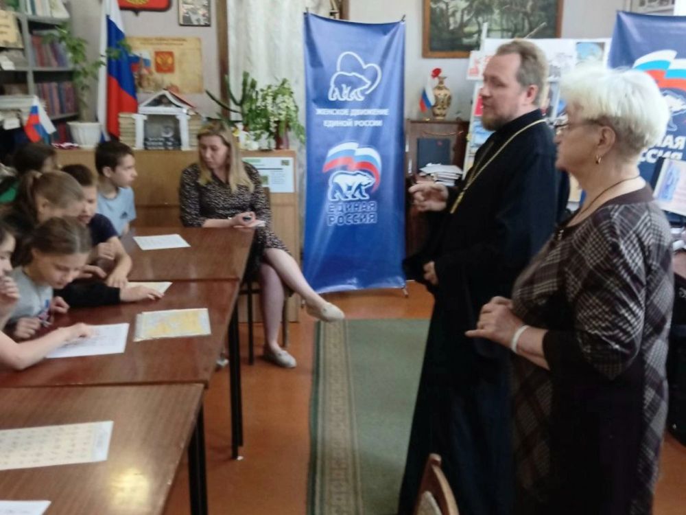 День славянской письменности и культуры встретили в Будённовском районе Донецка! День славянской письменности и культуры встретили в Будённовском районе Донецка!