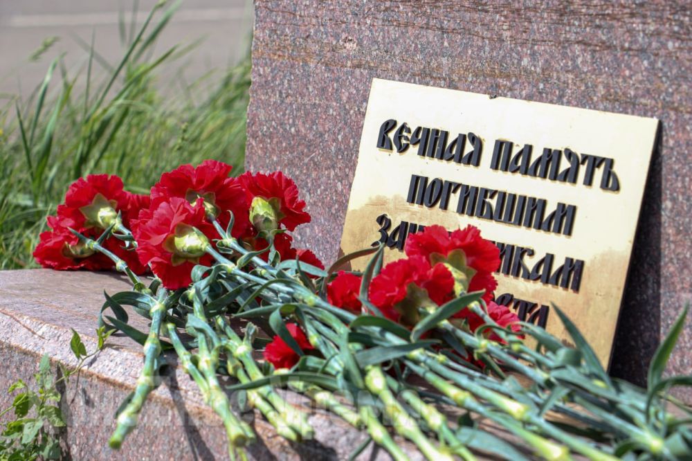 Автоматы, ножи, КАМАЗы: ветераны "Востока" вспоминают бои за донецкий аэропорт Автоматы, ножи, КАМАЗы: ветераны "Востока" вспоминают бои за донецкий аэропорт