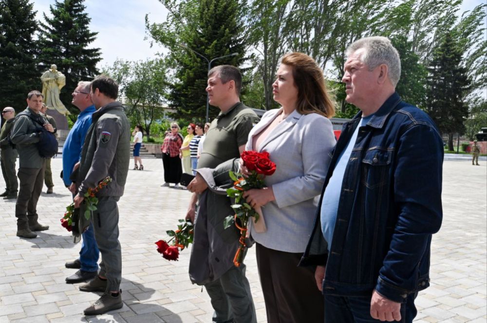 В Ясиноватой состоялось открытие памятника Герою Донецкой Народной Республики, командиру отдельного гвардейского разведывательного батальона «Спарта» Владимиру Артемовичу Жоге В Ясиноватой состоялось открытие памятника Герою Донецкой Народной Республики, командиру отдельного гвардейского разведывательного батальона «Спарта» Владимиру Артемовичу Жоге
