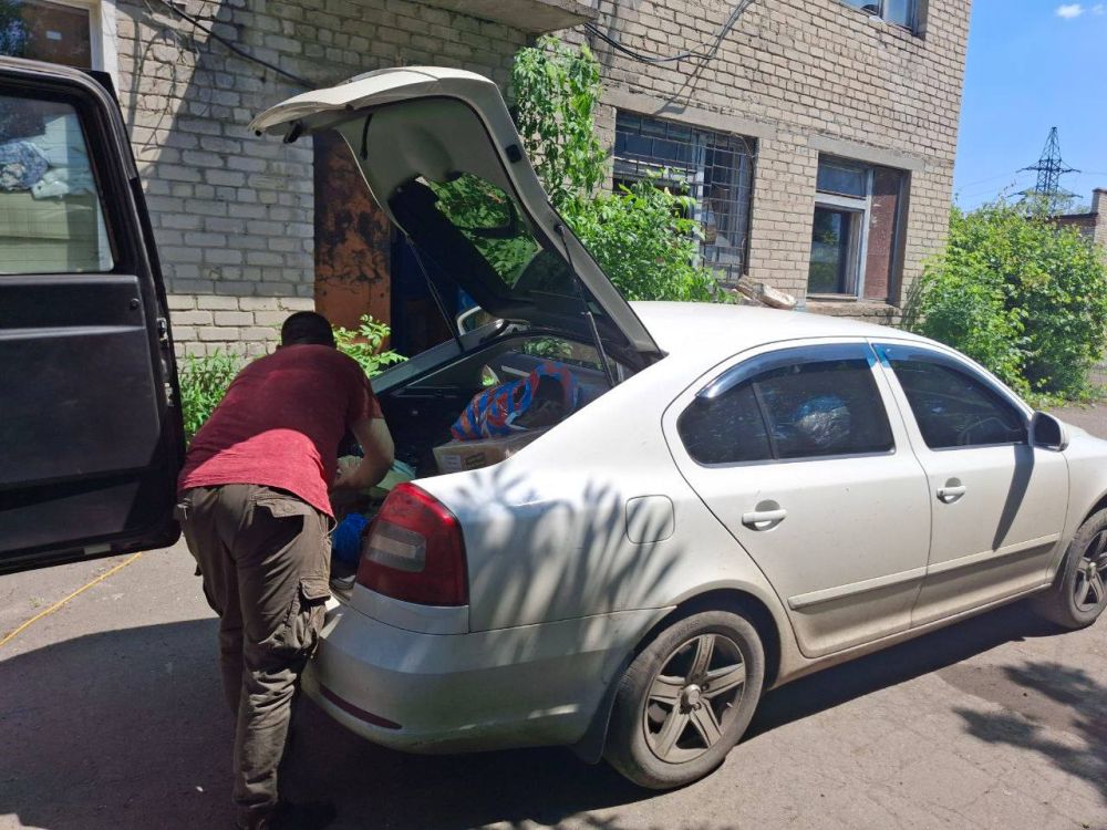 // Приехали ребята из нашей многострадальной Горловки, из мед.роты // Приехали ребята из нашей многострадальной Горловки, из мед.роты