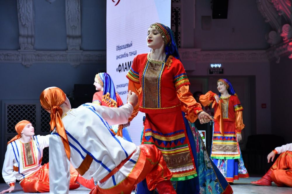 Наталья Великодная: С 23 по 26 мая 2025 года образцовый ансамбль танца «Фламинго» принял участие в четырехдневном творческом марафоне под названием «С Россией в сердце» в Оренбуржье Наталья Великодная: С 23 по 26 мая 2025 года образцовый ансамбль танца «Фламинго» принял участие в четырехдневном творческом марафоне под названием «С Россией в сердце» в Оренбуржье