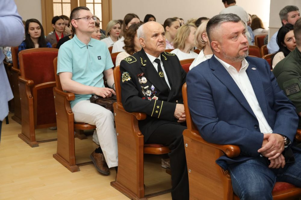 Владимир Ежиков: В Донецке начал работу XI Международный научный форум «Инновационные перспективы Донбасса: инфраструктурное и социально-экономическое развитие» Владимир Ежиков: В Донецке начал работу XI Международный научный форум «Инновационные перспективы Донбасса: инфраструктурное и социально-экономическое развитие»