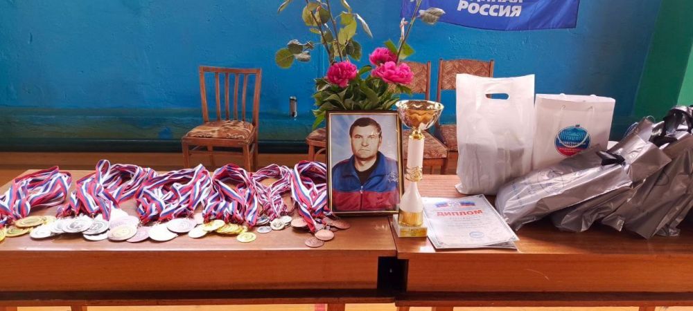 С 22 по 24 мая 2025 года в г. Брянка ЛНР прошел Республиканский турнир по гандболу памяти заслуженного тренера В.Н. Подколзина. Этот турнир стал одним из самых масштабных соревнований сезона, и его главная задача — сохранить... С 22 по 24 мая 2025 года в г. Брянка ЛНР прошел Республиканский турнир по гандболу памяти заслуженного тренера В.Н. Подколзина. Этот турнир стал одним из самых масштабных соревнований сезона, и его главная задача — сохранить...