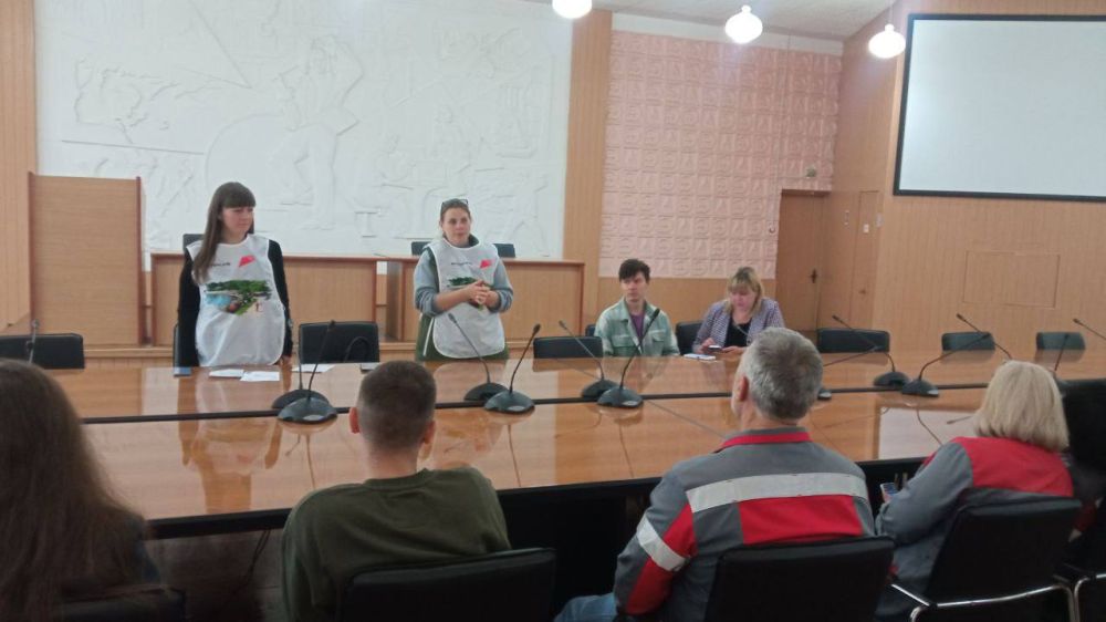 В рамках партийного проекта «Городская среда» была проведена акция, направленная на содействие в проведении голосовании по выбору объектов на благоустройство на территории городского округа Харцызск В рамках партийного проекта «Городская среда» была проведена акция, направленная на содействие в проведении голосовании по выбору объектов на благоустройство на территории городского округа Харцызск
