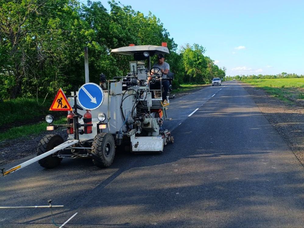 Более 1,6 тыс. кв. м дорожной разметки нанесли на дорогах общего пользования за минувшую неделю