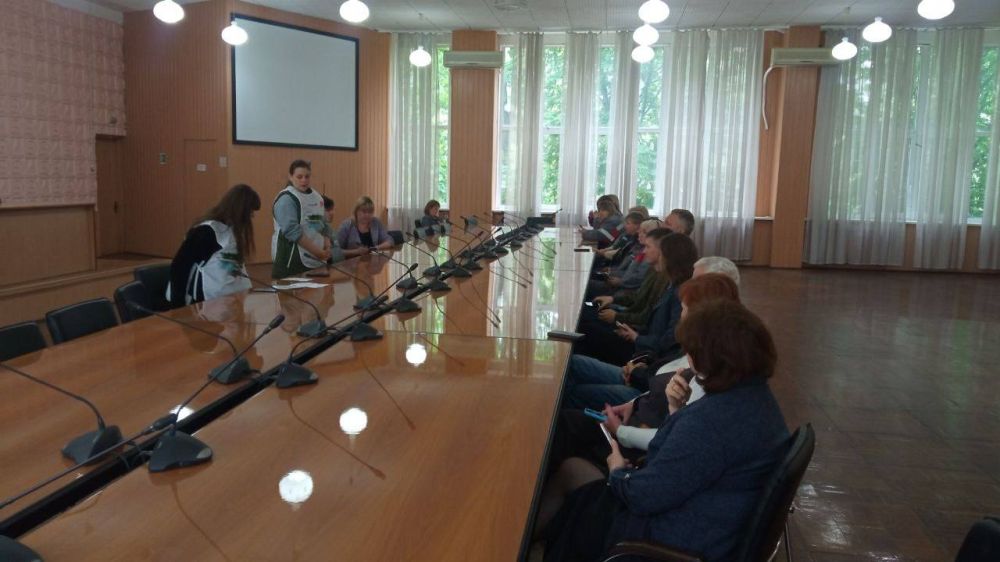 В рамках партийного проекта «Городская среда» была проведена акция, направленная на содействие в проведении голосовании по выбору объектов на благоустройство на территории городского округа Харцызск В рамках партийного проекта «Городская среда» была проведена акция, направленная на содействие в проведении голосовании по выбору объектов на благоустройство на территории городского округа Харцызск