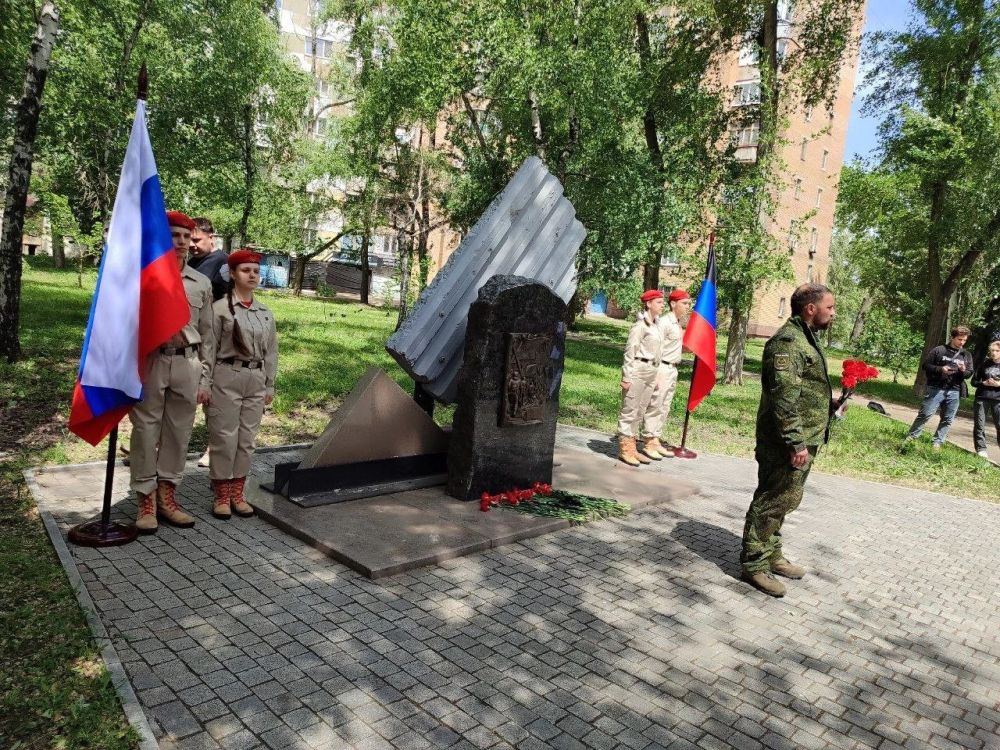 26.05.2025года, юнармейцы ВПК «Доблесть» ГБОУ «Гимназия №19 г.о. Донецк» местного отделения города Донецка Мартыненко Ева, Слободяник Дарья, Клокова Арина, Кривцова Мария, Новицкая-Куприй Елизавета, Талалайко Ирина... 26.05.2025года, юнармейцы ВПК «Доблесть» ГБОУ «Гимназия №19 г.о. Донецк» местного отделения города Донецка Мартыненко Ева, Слободяник Дарья, Клокова Арина, Кривцова Мария, Новицкая-Куприй Елизавета, Талалайко Ирина...