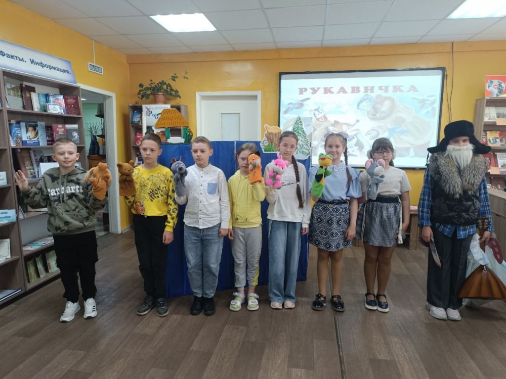В Кировской городской библиотеке прошел день открытых дверей «Открой для себя библиотеку» В Кировской городской библиотеке прошел день открытых дверей «Открой для себя библиотеку»