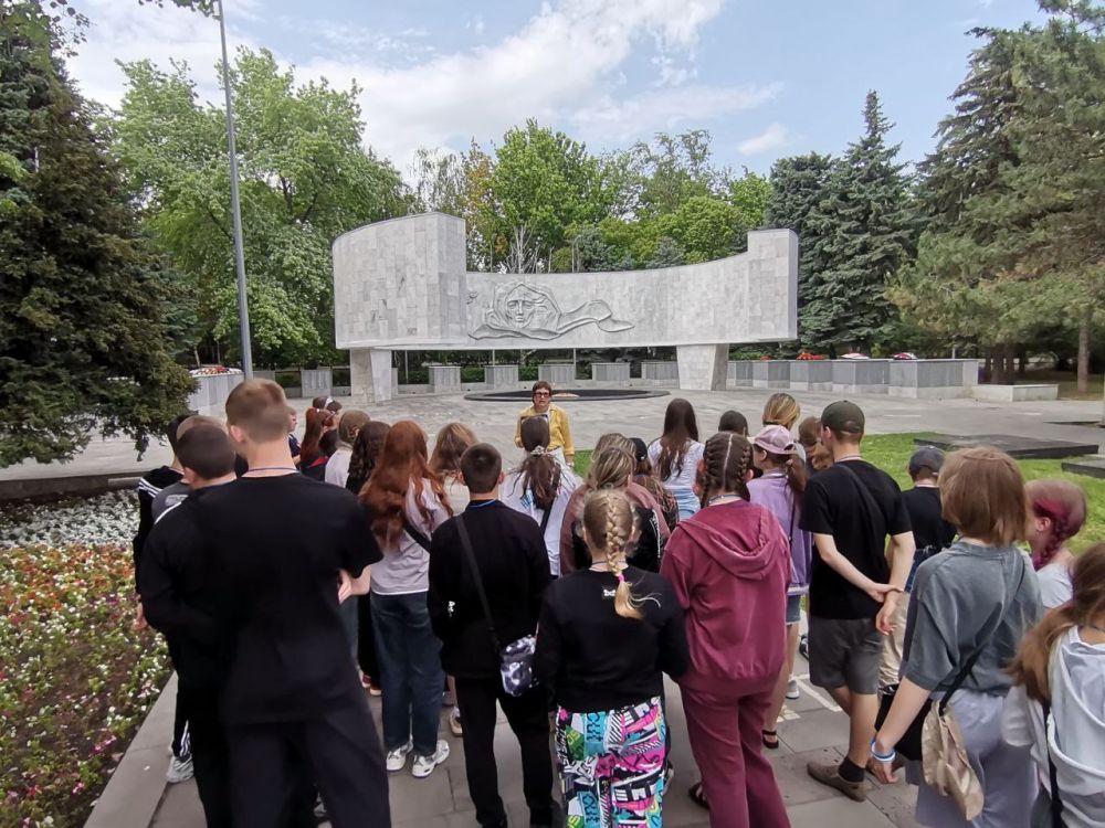 Не за горами самая прекрасная летняя пора, которую с таким нетерпением ждет вся детвора Не за горами самая прекрасная летняя пора, которую с таким нетерпением ждет вся детвора