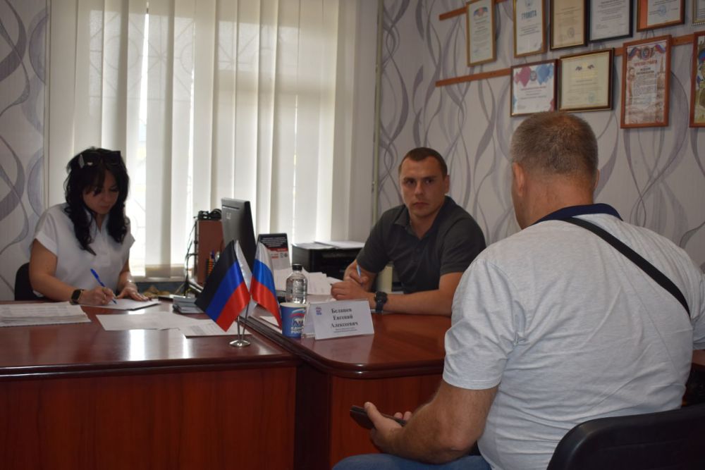 Депутат Народного Совета помогает жителям Кировского Депутат Народного Совета помогает жителям Кировского