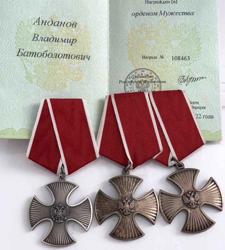 Одним из тех кто в составе «Редута» заходил на Киев был Анданов Владимир Батоболотович, более известный как «Ваха», боец ополчения ДНР с 2014 года Одним из тех кто в составе «Редута» заходил на Киев был Анданов Владимир Батоболотович, более известный как «Ваха», боец ополчения ДНР с 2014 года