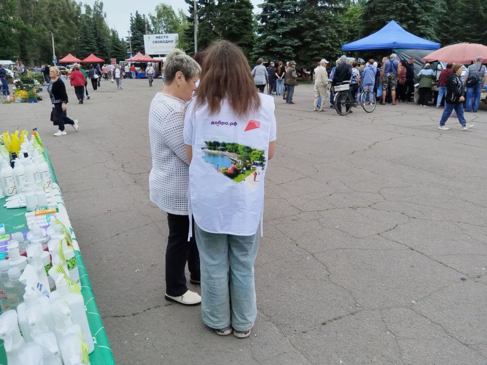Волонтеры помогают жителям Кировского в голосовании за благоустройство общественных пространств Волонтеры помогают жителям Кировского в голосовании за благоустройство общественных пространств