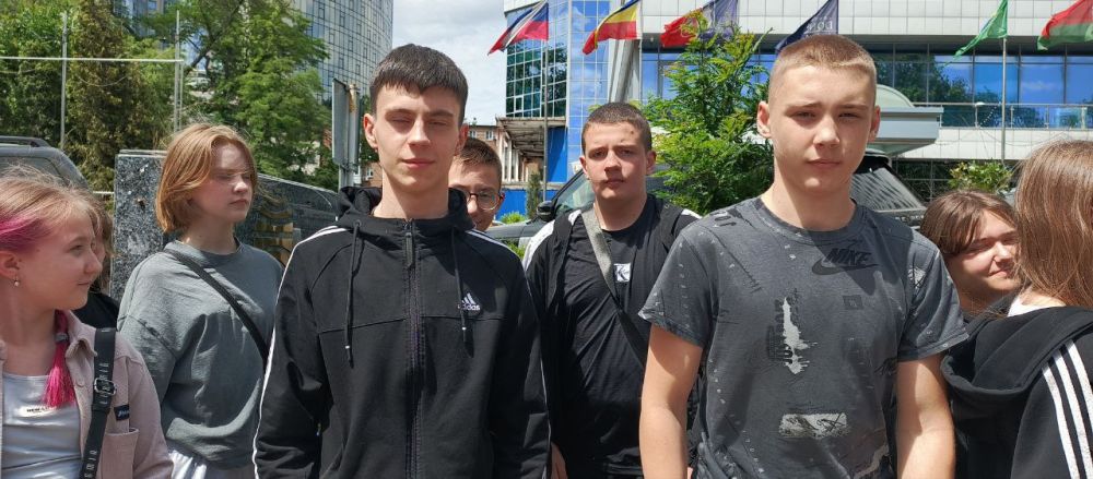 Не за горами самая прекрасная летняя пора, которую с таким нетерпением ждет вся детвора Не за горами самая прекрасная летняя пора, которую с таким нетерпением ждет вся детвора