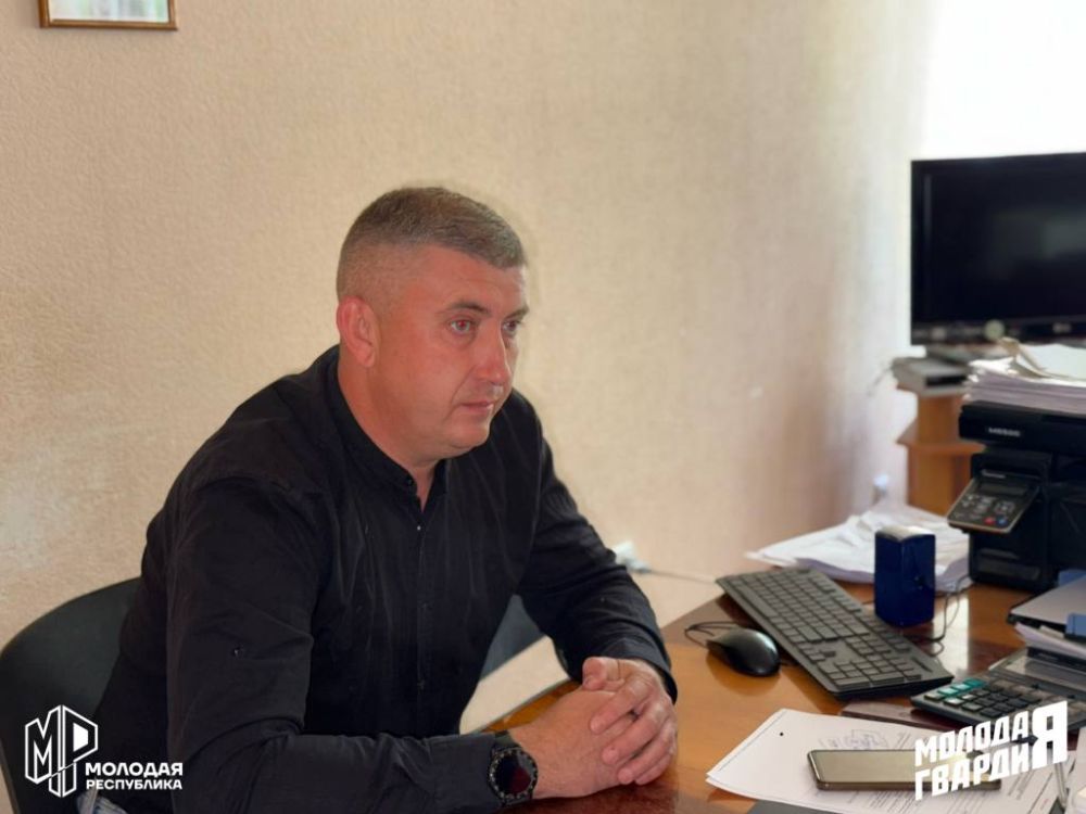 Формируем будущее. Руководитель МР и МГЕР ДНР Сергей Добровольский провёл встречу с начальником Старобешевского территориального отдела Артёмом Ляшовым Формируем будущее. Руководитель МР и МГЕР ДНР Сергей Добровольский провёл встречу с начальником Старобешевского территориального отдела Артёмом Ляшовым