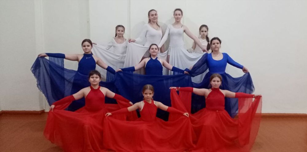 В период летних каникул в МБУДО «ДДЮТ ГОРОДА ЯСИНОВАТАЯ» для детей в возрасте от 6 до 13 лет будет работать площадка досуга «Клуб весёлых путешественников», на которой в течение пяти смен с 02 июня по 17 августа дети смогут... В период летних каникул в МБУДО «ДДЮТ ГОРОДА ЯСИНОВАТАЯ» для детей в возрасте от 6 до 13 лет будет работать площадка досуга «Клуб весёлых путешественников», на которой в течение пяти смен с 02 июня по 17 августа дети смогут...