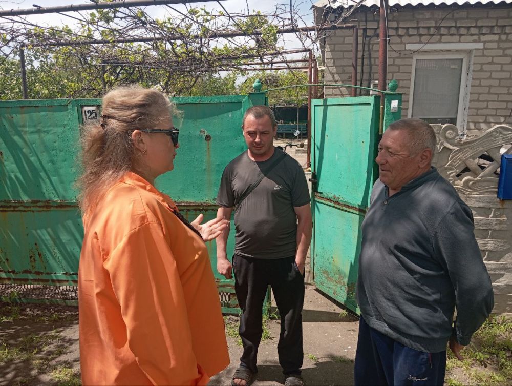 В День пограничника активисты местного отделения партии «Единая Россия» организовали встречу, объединившую три поколения защитников рубежей нашей Родины, служивших в разные годы В День пограничника активисты местного отделения партии «Единая Россия» организовали встречу, объединившую три поколения защитников рубежей нашей Родины, служивших в разные годы