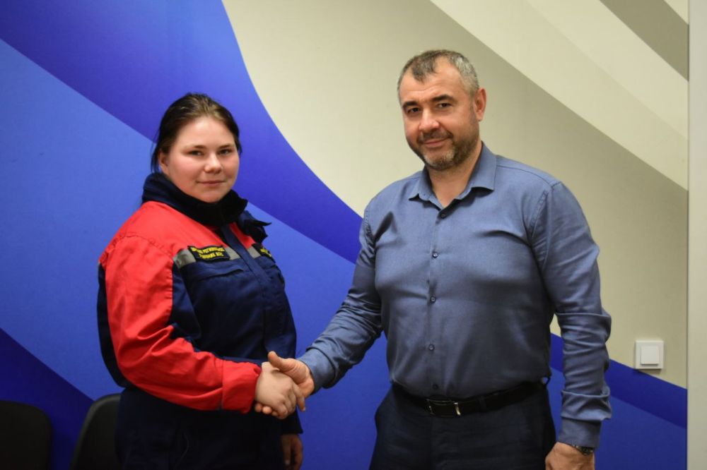 Добровольцы Донецкого РО ВСКС встретились с депутатом Народного Совета ДНР Александром Ковтыриным Добровольцы Донецкого РО ВСКС встретились с депутатом Народного Совета ДНР Александром Ковтыриным