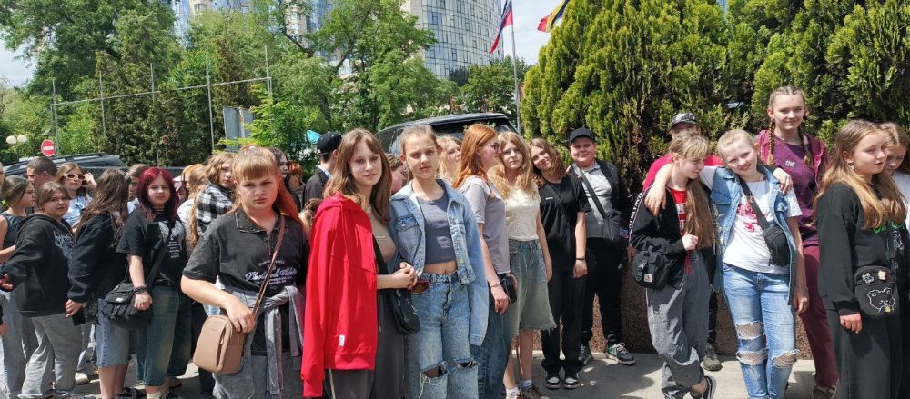 Не за горами самая прекрасная летняя пора, которую с таким нетерпением ждет вся детвора Не за горами самая прекрасная летняя пора, которую с таким нетерпением ждет вся детвора
