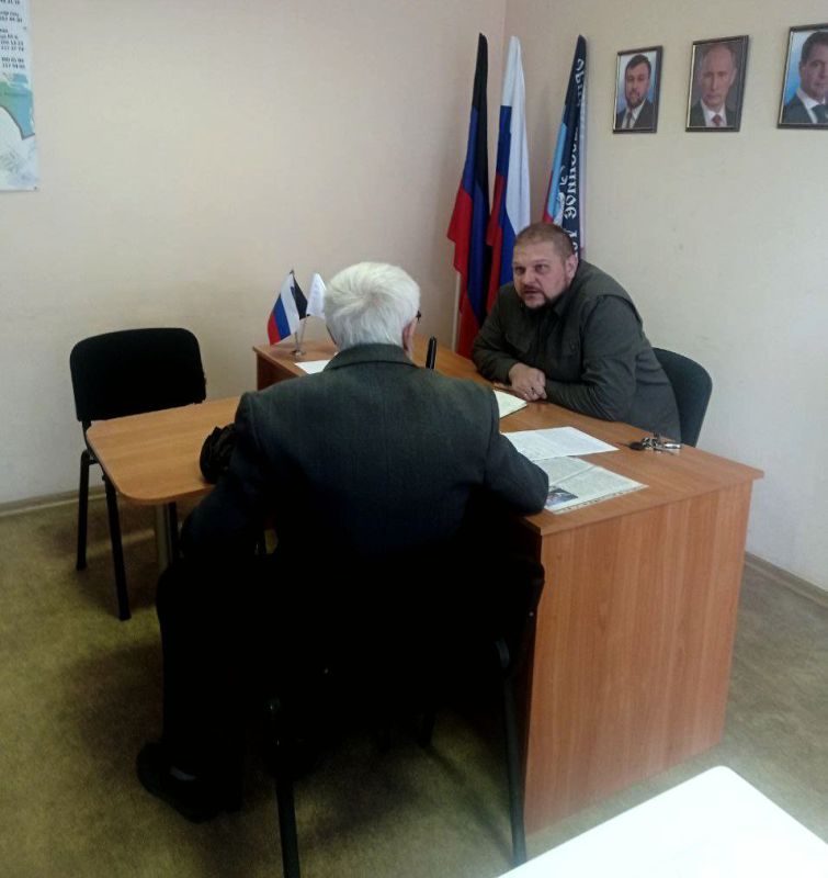 Сегодня, 28 мая, по поручению Главы ДНР Дениса Пушилина в общественной приемной партии "Единая Россия" Ленинского района города Донецка, депутат Народного Совета ДНР Александр Гриденко провел прием граждан Сегодня, 28 мая, по поручению Главы ДНР Дениса Пушилина в общественной приемной партии "Единая Россия" Ленинского района города Донецка, депутат Народного Совета ДНР Александр Гриденко провел прием граждан