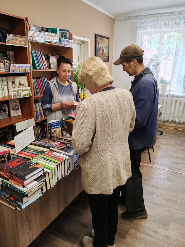 Сергей Желновач: Приятно осознавать, что печатные книги по-прежнему востребованы и играют важную роль в жизни жителей поселка Сергей Желновач: Приятно осознавать, что печатные книги по-прежнему востребованы и играют важную роль в жизни жителей поселка
