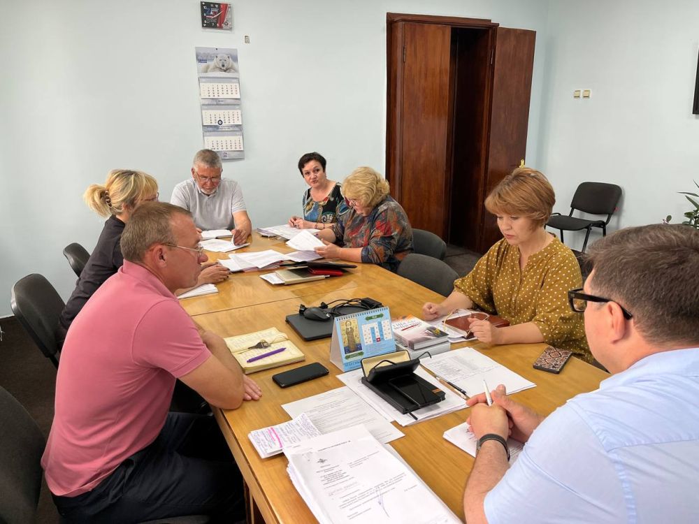 Василий Овчаров: Сегодня, 28 мая, провел оперативное совещание по рабочим вопросам с участием заместителей Главы и руководителей структурных подразделений Администрации округа Василий Овчаров: Сегодня, 28 мая, провел оперативное совещание по рабочим вопросам с участием заместителей Главы и руководителей структурных подразделений Администрации округа