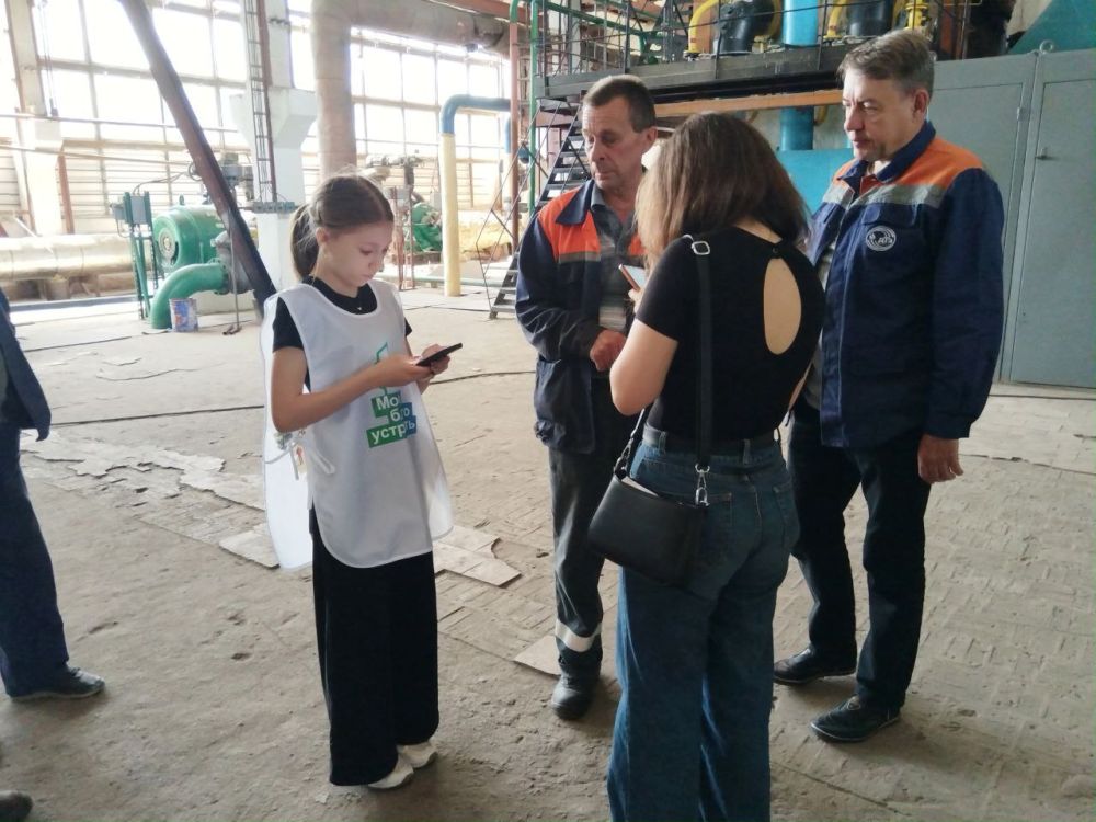 Волонтеры помогают жителям Кировского в голосовании за благоустройство общественных пространств Волонтеры помогают жителям Кировского в голосовании за благоустройство общественных пространств