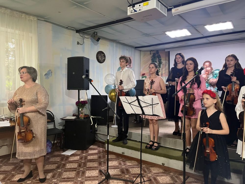 В Кировской музыкальной школе прошел выпускной концерт В Кировской музыкальной школе прошел выпускной концерт