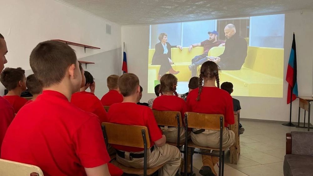 В Доме ЮНАРМИИ города Кировское – киномарафон в честь Дня рождения Движения! В Доме ЮНАРМИИ города Кировское – киномарафон в честь Дня рождения Движения!